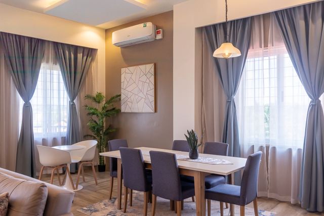 Penthouse Suite — dining